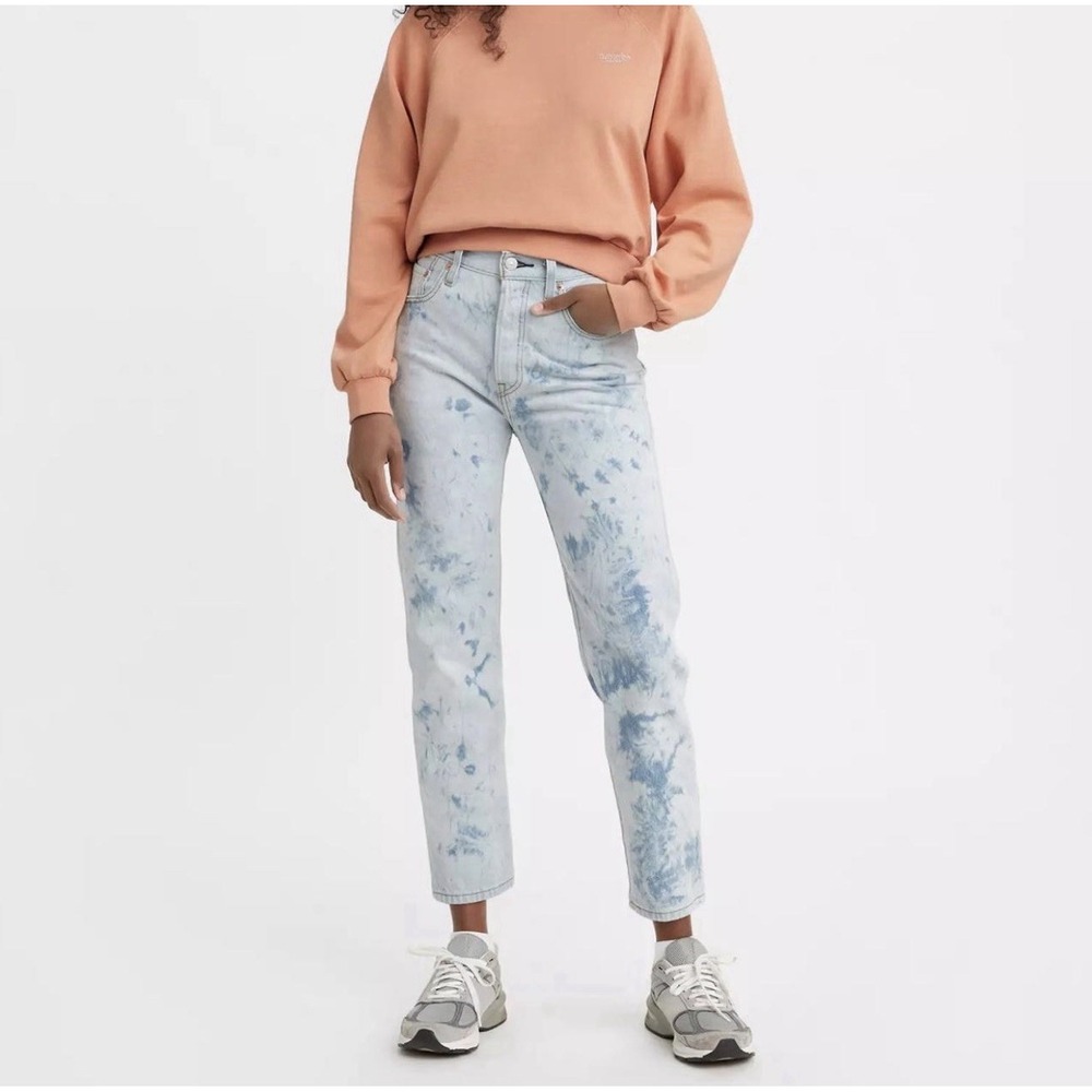 Levis 501 Original Cropped Jeans Womens 28x26 Light Acid Wash Premium